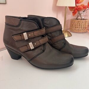 Taos Footwear Brown Leather Ankle Booties with Double Buckle Straps